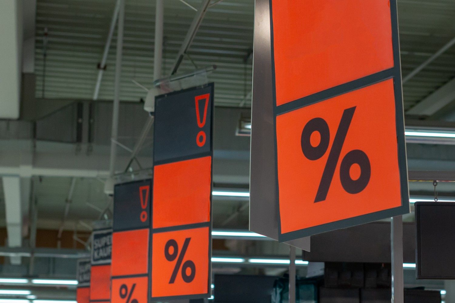 5 Types of Retail Signage Every Business Needs